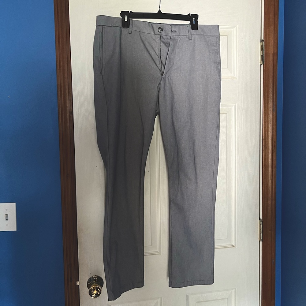 Old Navy Slim Ultimate Built-In Flex Chino Pants for Men